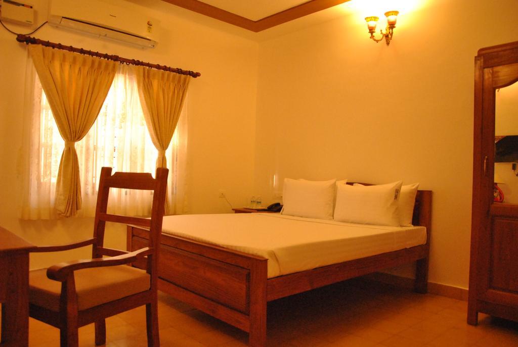 Cours Chabrol Hotel Pondicherry Exterior photo