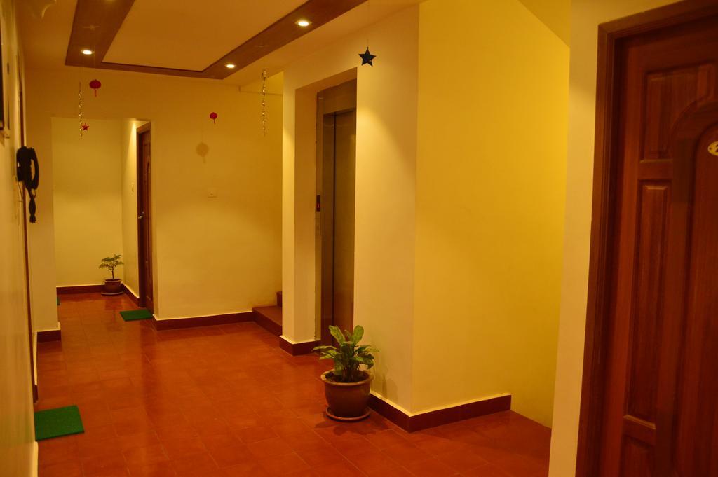 Cours Chabrol Hotel Pondicherry Exterior photo