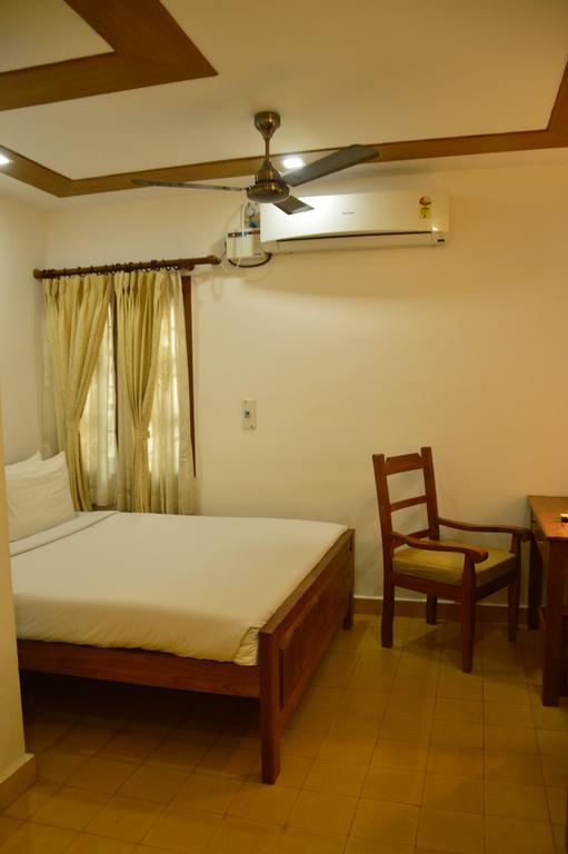 Cours Chabrol Hotel Pondicherry Exterior photo