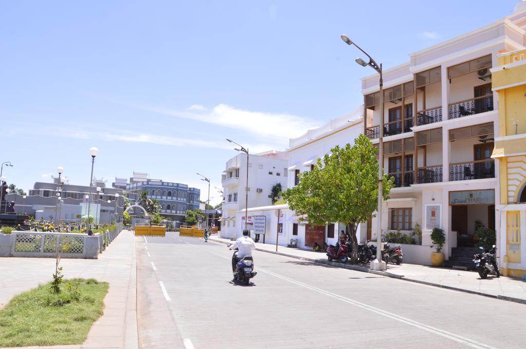 Cours Chabrol Hotel Pondicherry Exterior photo