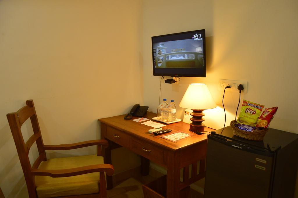 Cours Chabrol Hotel Pondicherry Room photo