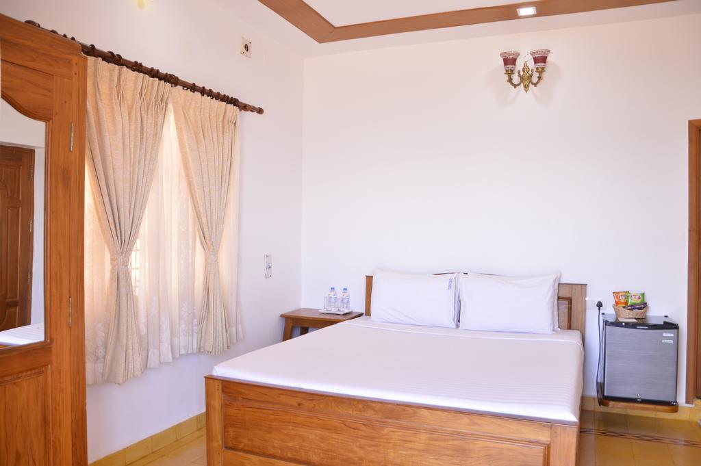 Cours Chabrol Hotel Pondicherry Room photo