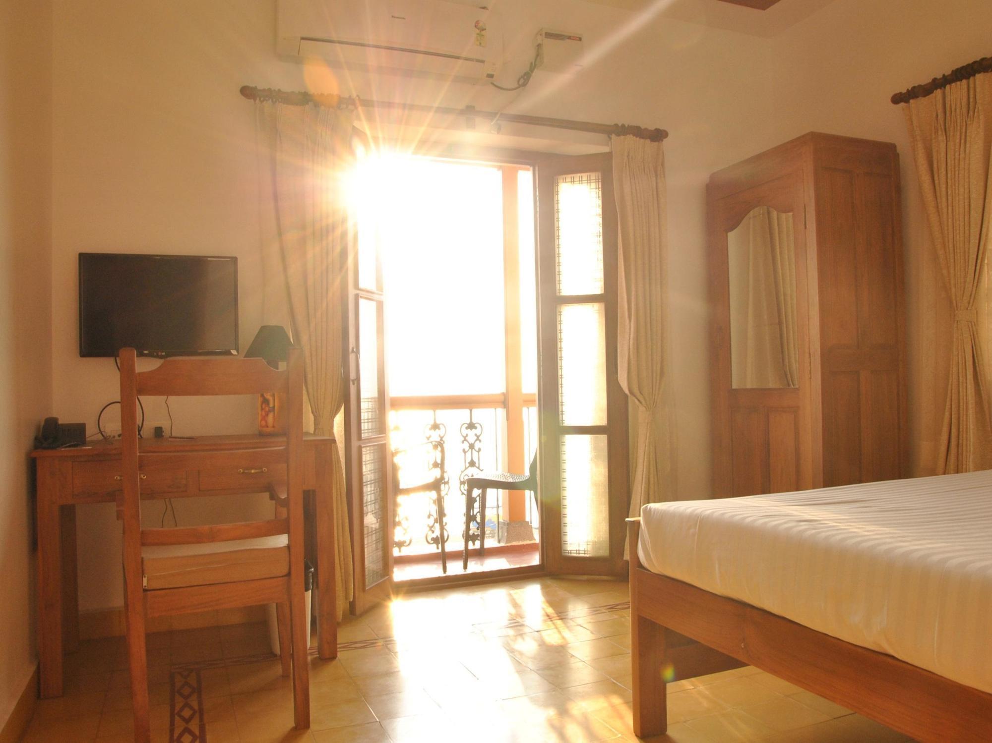 Cours Chabrol Hotel Pondicherry Exterior photo