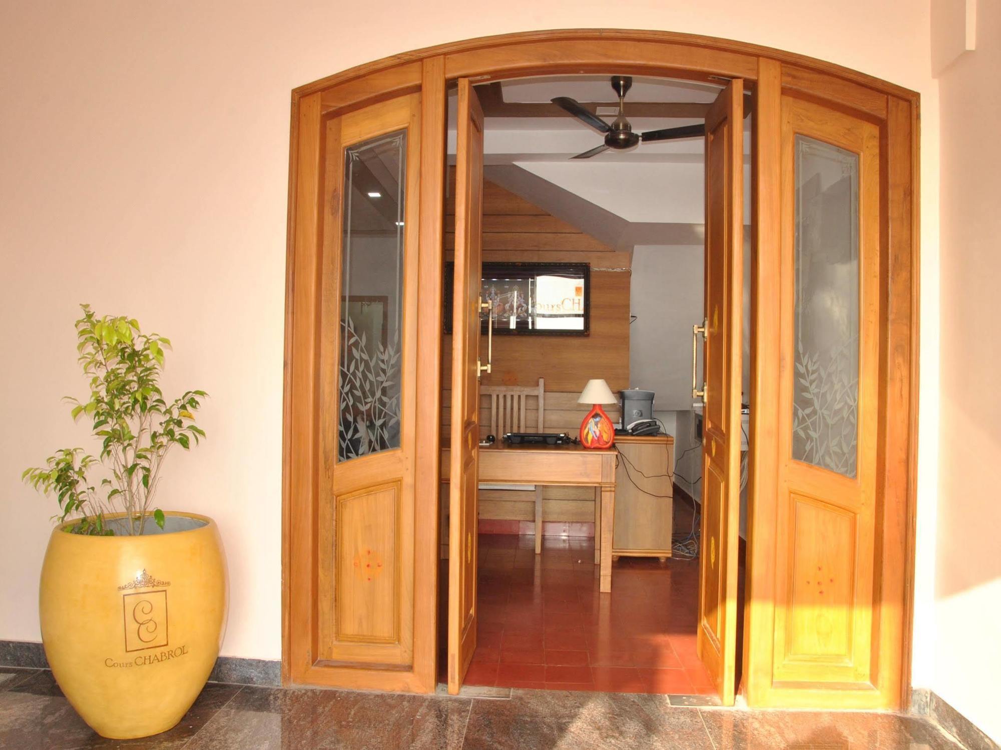 Cours Chabrol Hotel Pondicherry Exterior photo